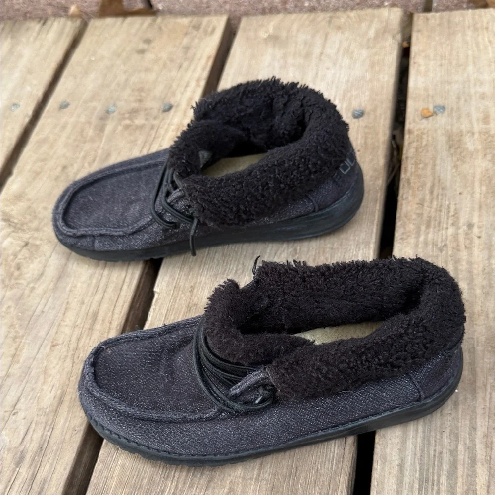 Hey Dude Black Faux Fur Lined Britt Youth Slip-On Shoes Size 12